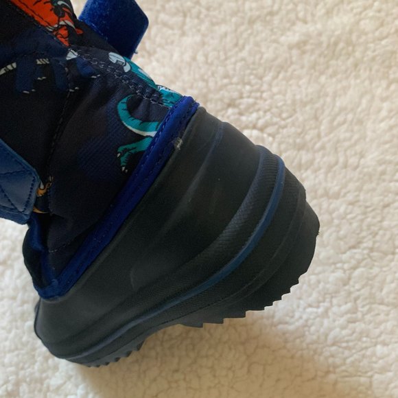 Toddler Boys Dino Snow Boots***Like new, worn once - Picture 9 of 12
